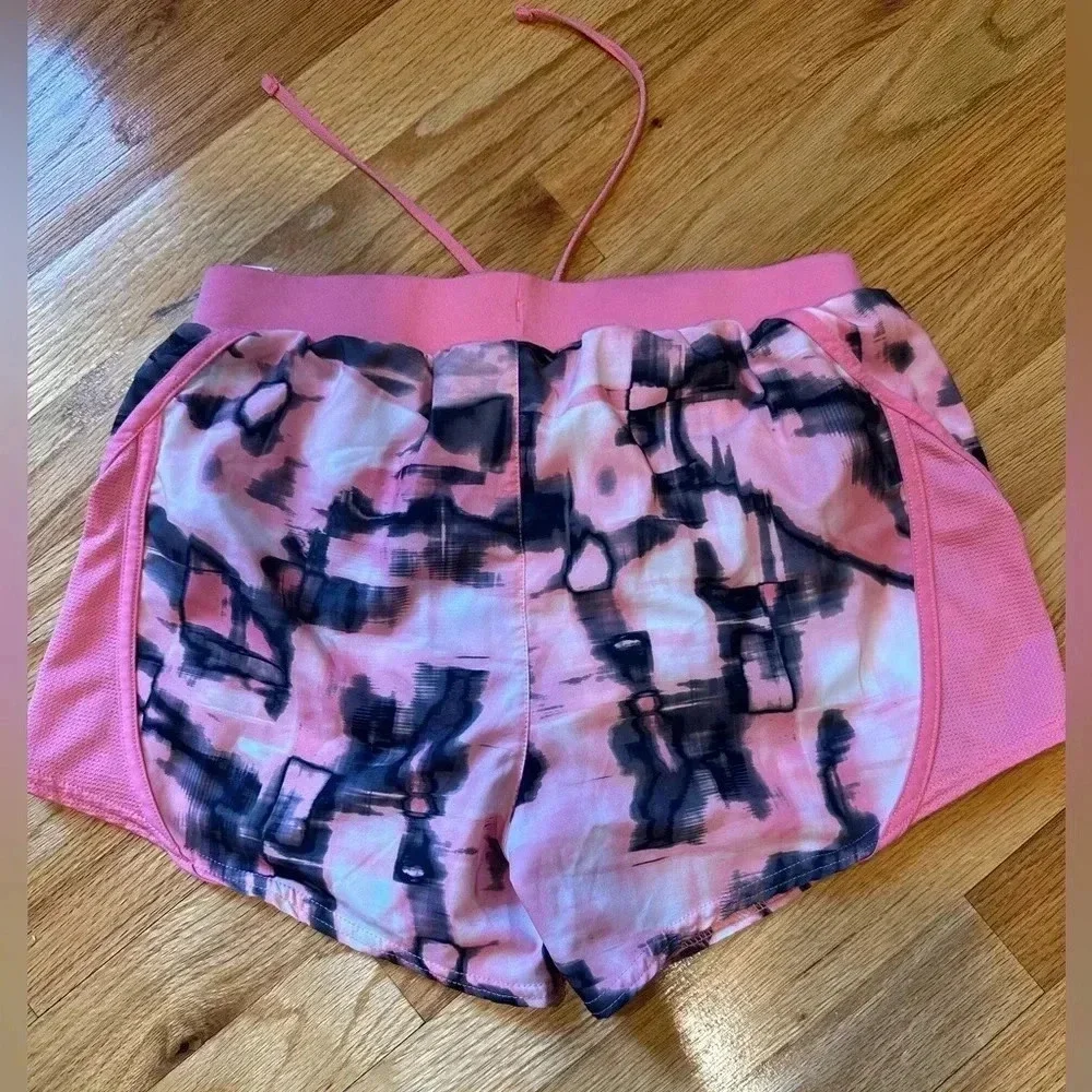 Under Armour Loose Heat Gear Shorts